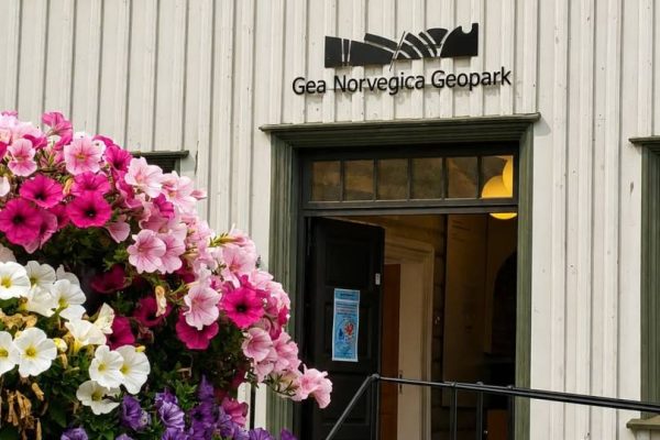 Aktywne zwiedzanie geoparku na trasie Norwegian Coastal Trail