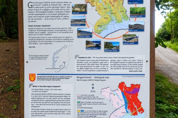 Tablica edukacyjna i struktury geologiczne pradawnej płyty Baltica w Gea Norvegica Geopark